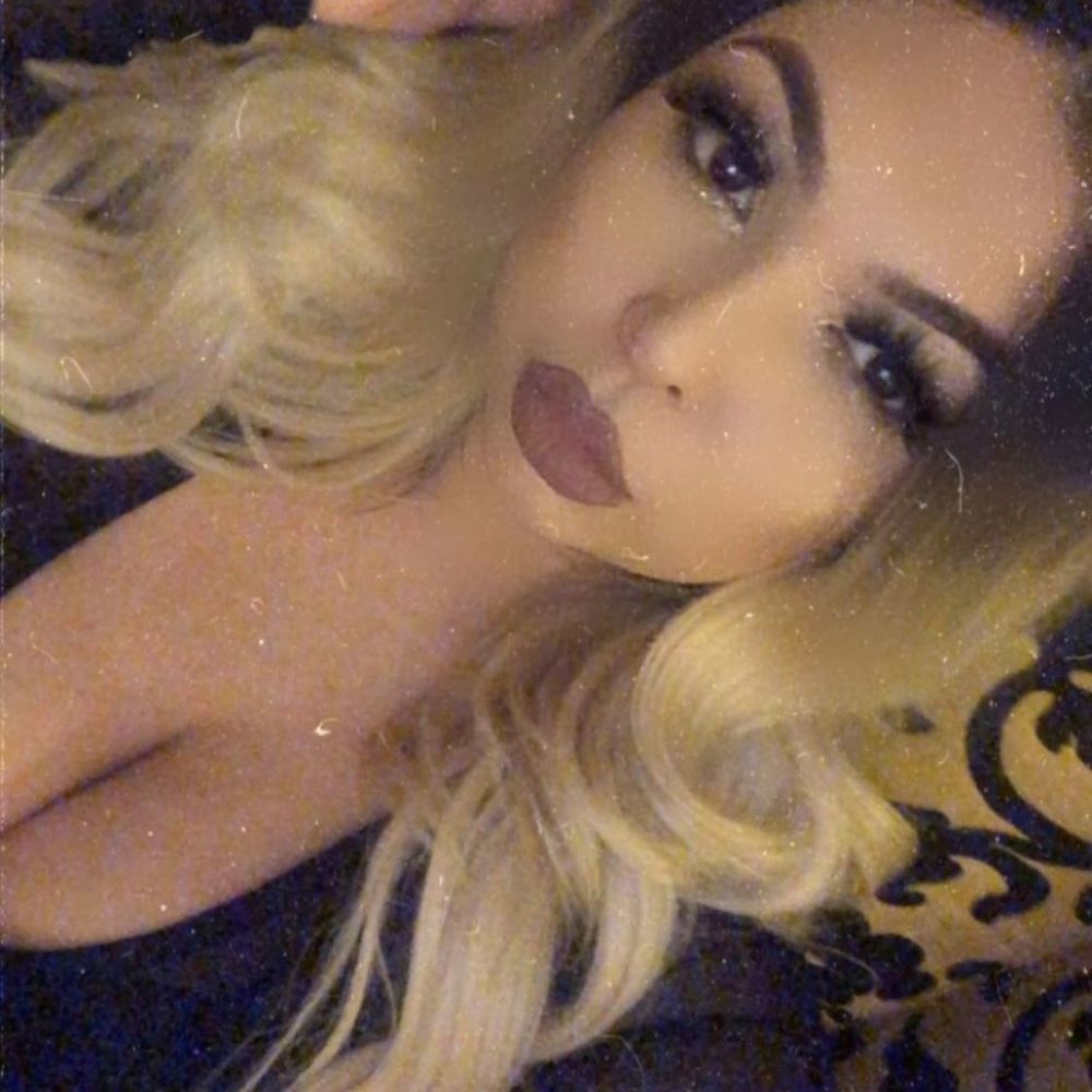 Meet your Posher, Adria